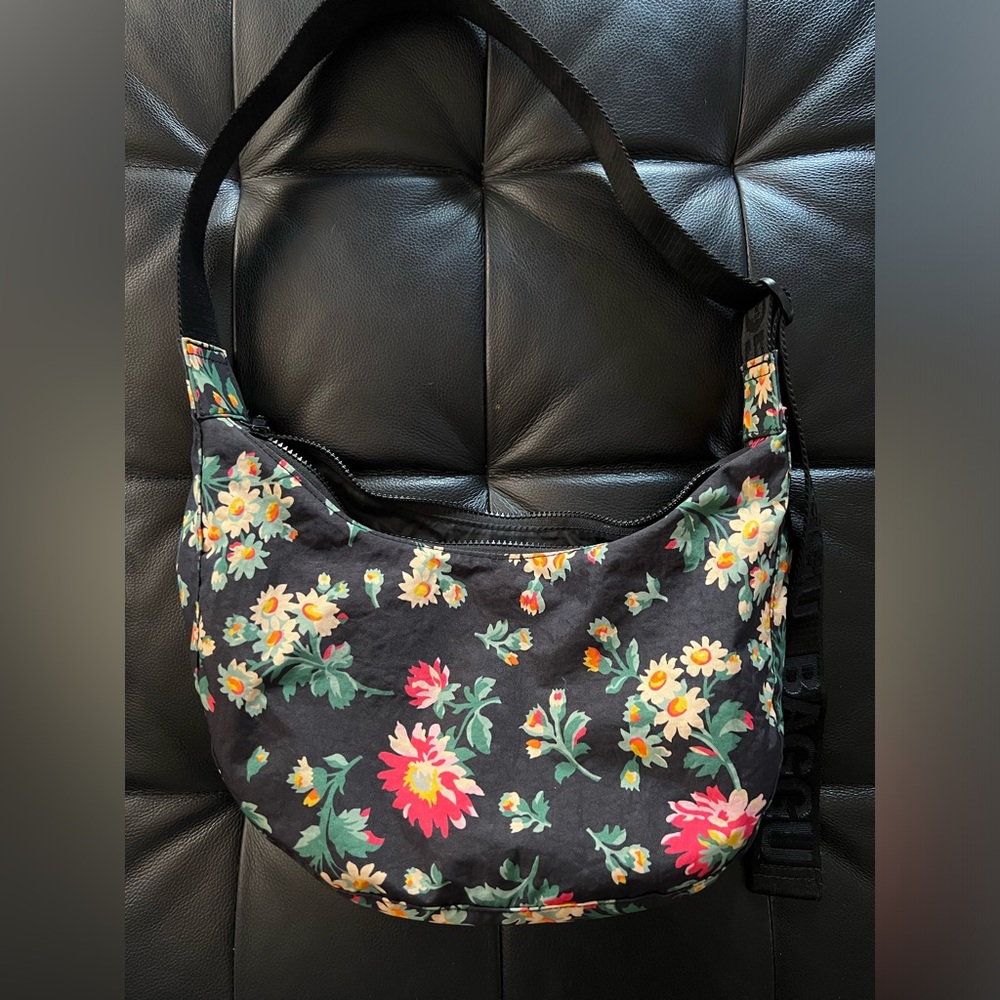 BAGGU x Laura Ashley Medium Crescent Bag